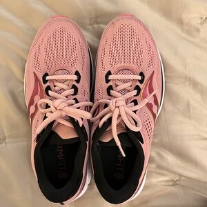Saucony Women's Ride 14 Running Shoes in Pink and Black Size 9